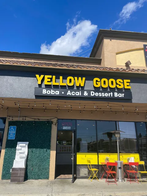 Cafe Yellow Goose