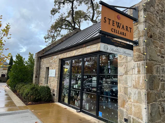 Madeleine's Macarons & Crepes