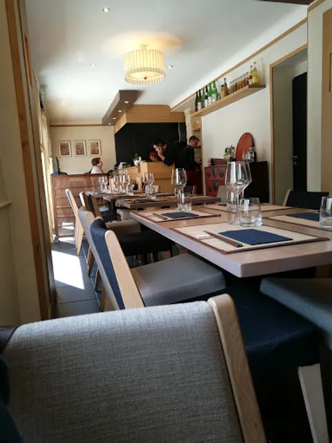 Nobuki Table Japonaise