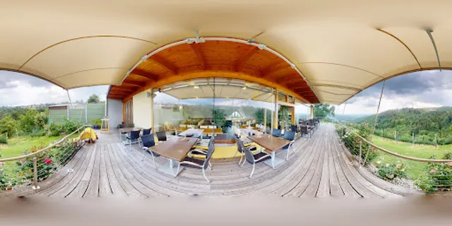 Viticulture and Buschenschank Stefanie Sauer