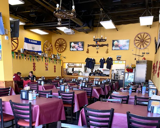 La Carreta Salvadoreña Restaurant
