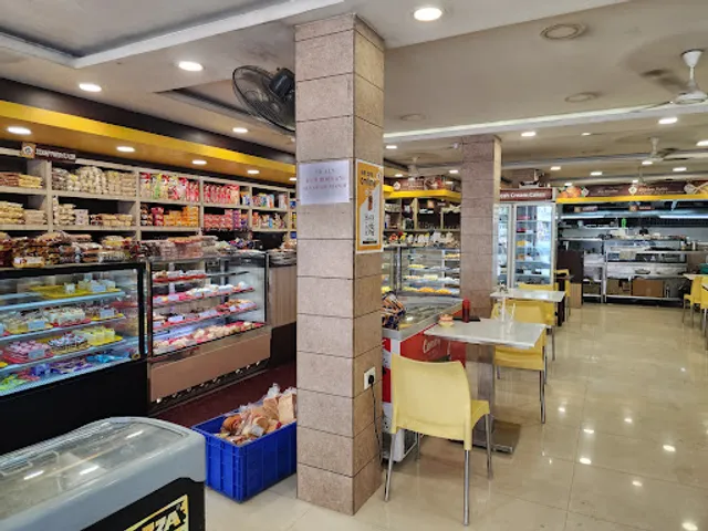 Royal Bakers & Restaurant, Kolenchery