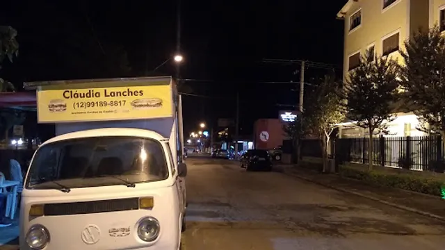 Cláudia Lanches Food