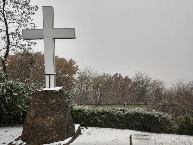 Mount Sequoyah Gardens