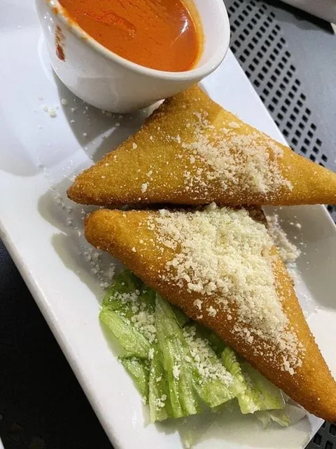 Apizza Brooklyn Resto + Vino - Pinecrest