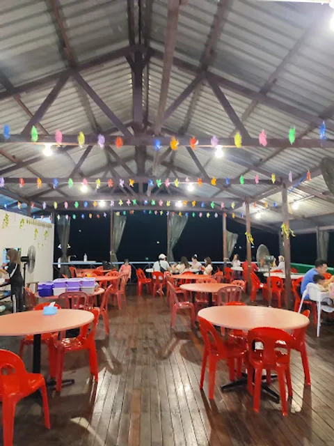 D72 Sim-Sim Seafood Restaurant