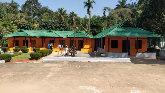 Sherlock's Jungle Retreat