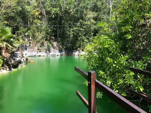 Monumento Ruta de los Cenotes