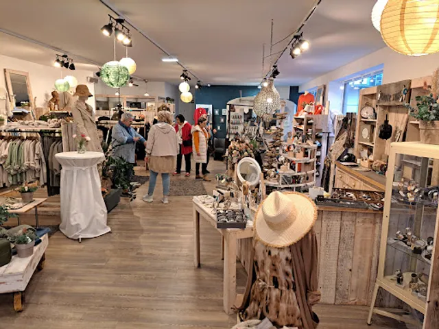 Lu Mi Na - Tea & Bowls