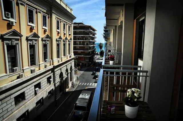 CHESTNUT HOUSE B & B