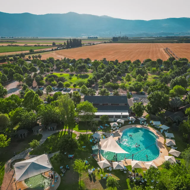 מלון מטיילים הווילג' על הירדן