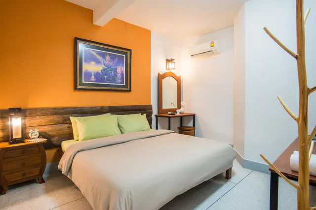 Banthat Thong Hostel