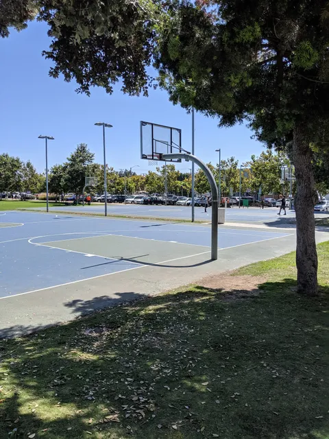 Virginia Avenue Park - Basketball Courts
