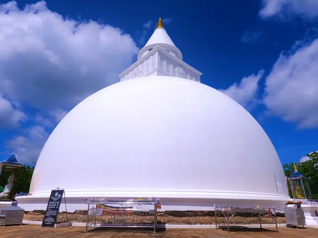 Kiri Vehera Ancient Stupa