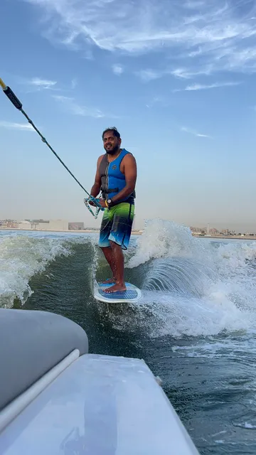 Wakesurfing & Wakeboarding
