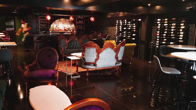 Vine | Wine & Cocktails