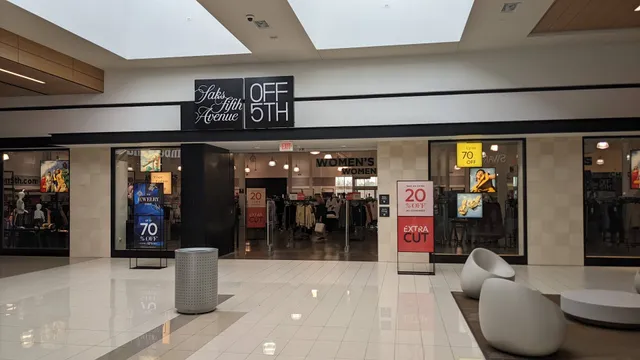 Saks OFF 5TH