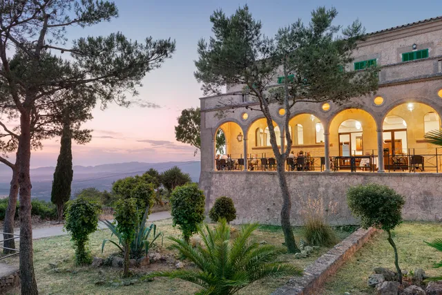 Hostatgeria del Santuari de Cura