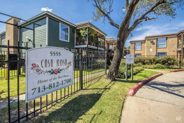 Casa Rosa Apartments