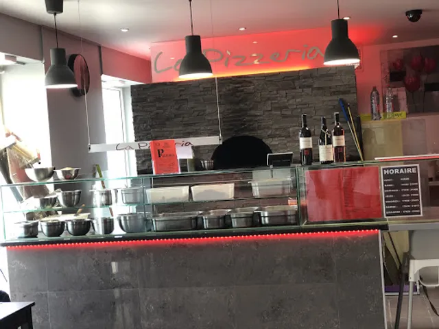 La Pizzeria
