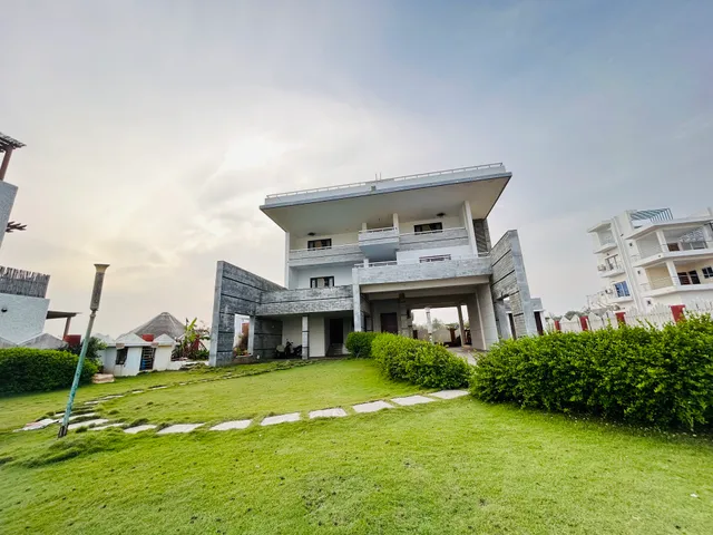 Ocean Beach House ECR