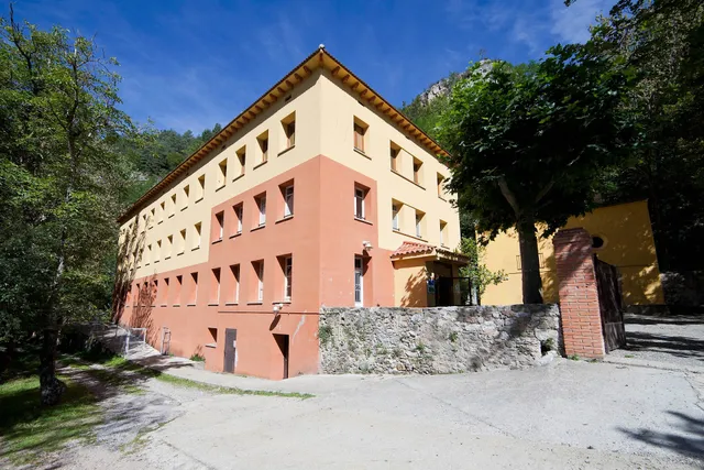 Alberg Roques Blanques