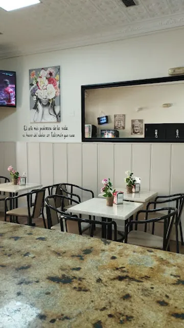 PEPETE BAR BY OLIVIA