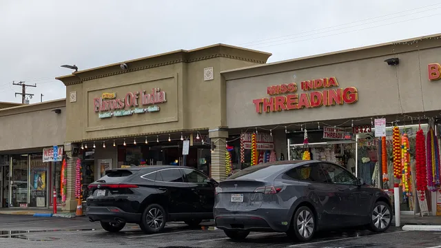 Miss India Threading