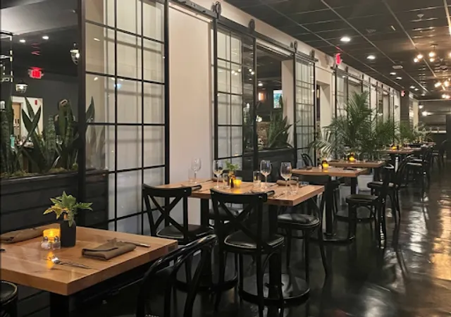 555 North Restaurant