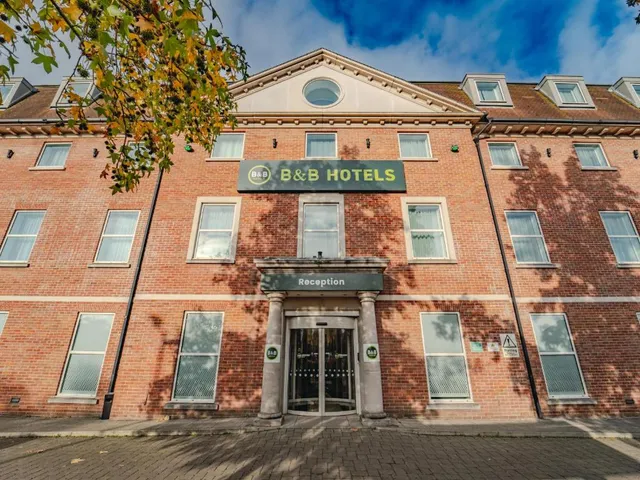 B&B HOTEL London Heathrow