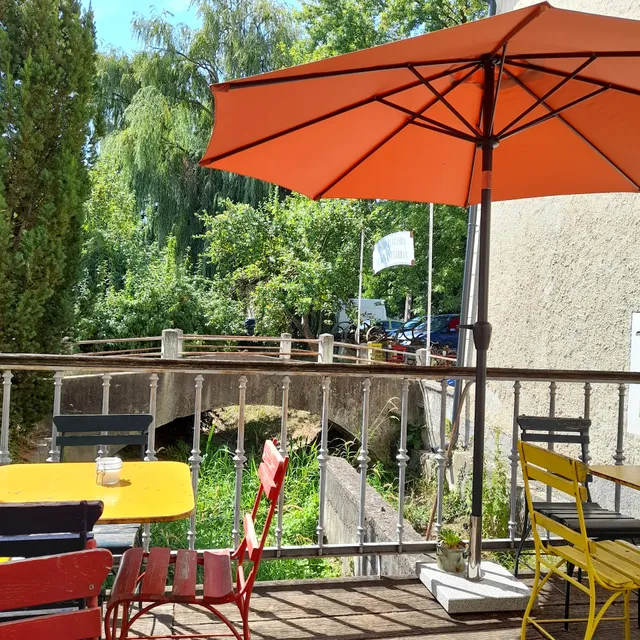 Kávéház a Vörös Lóhoz