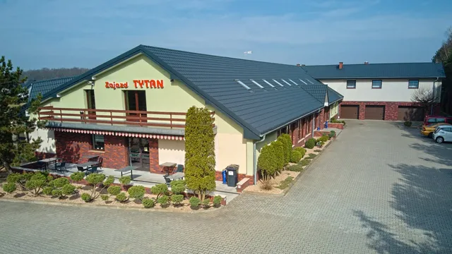 Zajazd TYTAN – Noclegi Ze Śniadaniem | Pokoje Do Wynajęcia | Imprezy Okolicznościowe