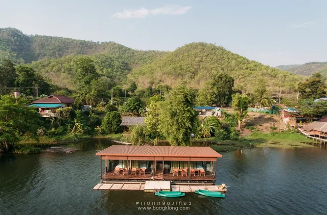 Baan krupong (บ้านครูปองแพริมน้ำ)