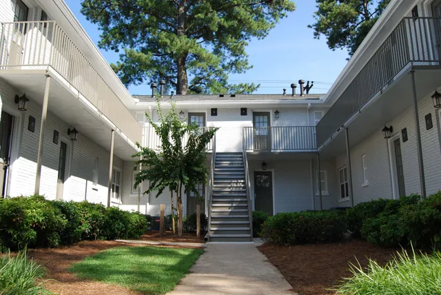 Studios On 25th - Furnished Extended-Stay Apartments / Corporate Apartments / Vacation Rentals