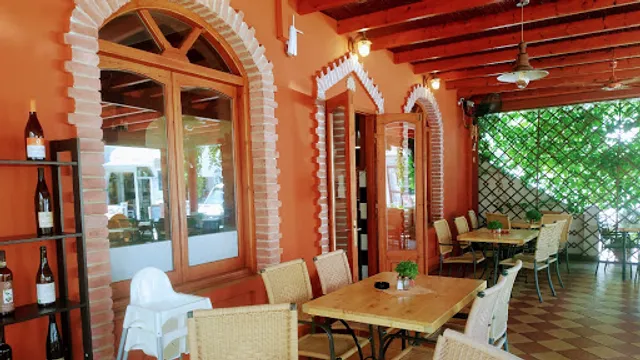 Avli Pizzeria Italian Restaurant