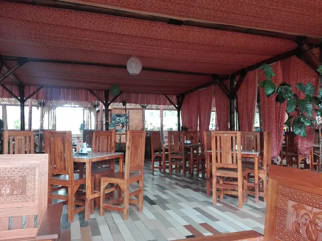 Cafe & Resto Sinensis