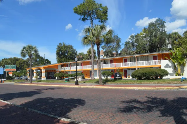 Tarpon Inn