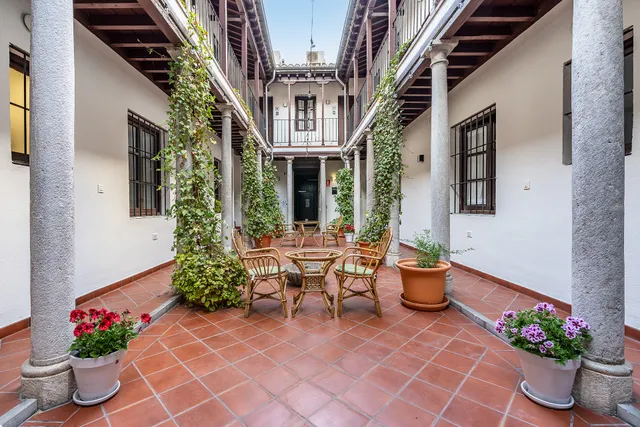 ADANAR - Las Columnas