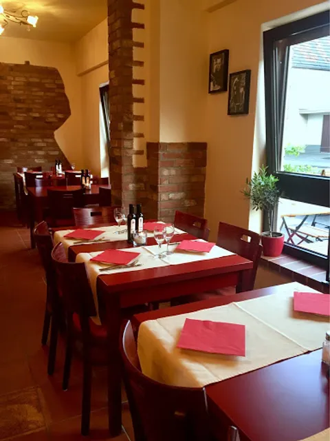 La Vecchia Trattoria