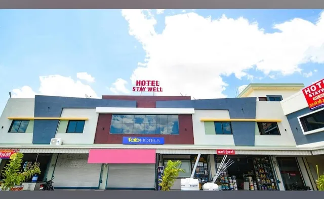 HOTEL STAY WELL Hotel in Pithampur, SECTOR-3