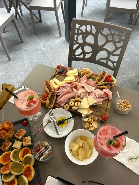 Cocus lounge cafe’