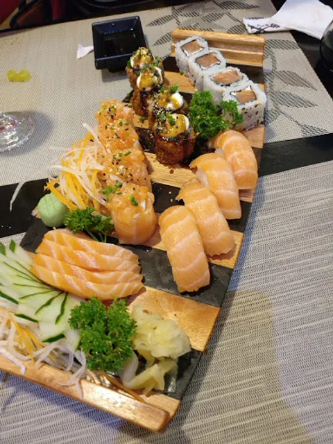 Victor's Sushi Bar e Restaurante