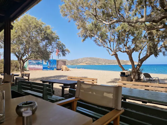 Surf Beach - Snack Bar Kouremenos