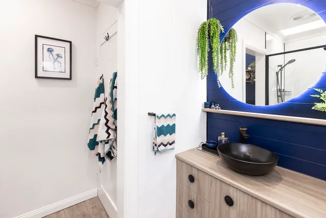 BJ Mick's Lakefront Apartment