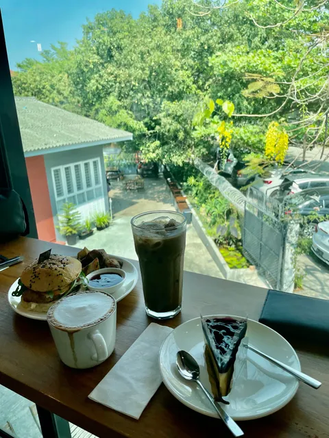 The District Coffee Lounge