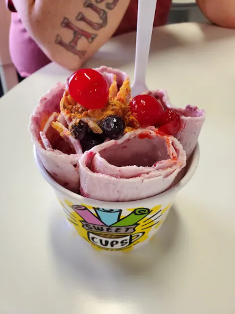Sweet Cups Roll Ice Cream