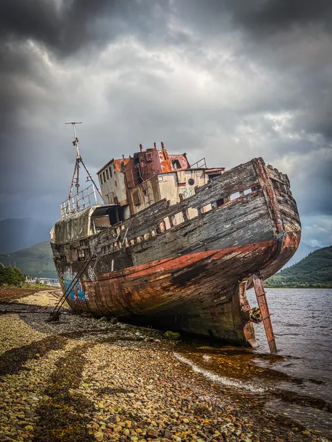 Caledonian Canal, Corpach Locks