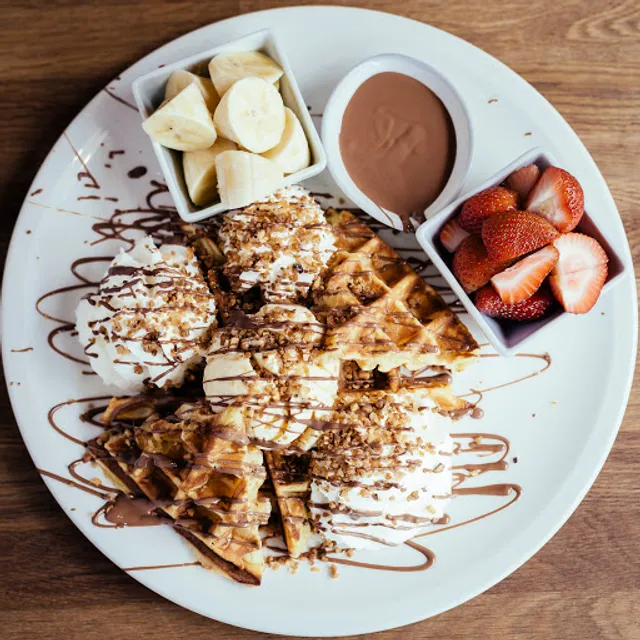 Beans N Barrels Cafe & Lounge