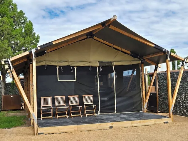 Kangaroo Lake C&C Cabin & Caravan Park Motel