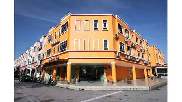 OYO 775 Hotel Sahara Inn